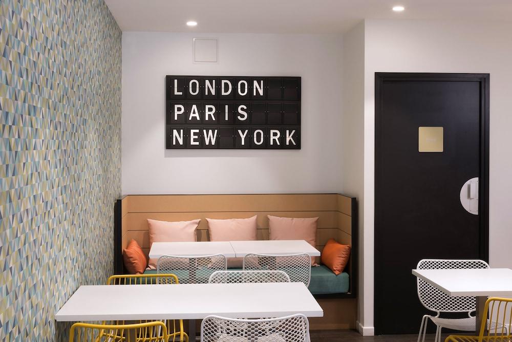 Ibis Styles Centre 3*